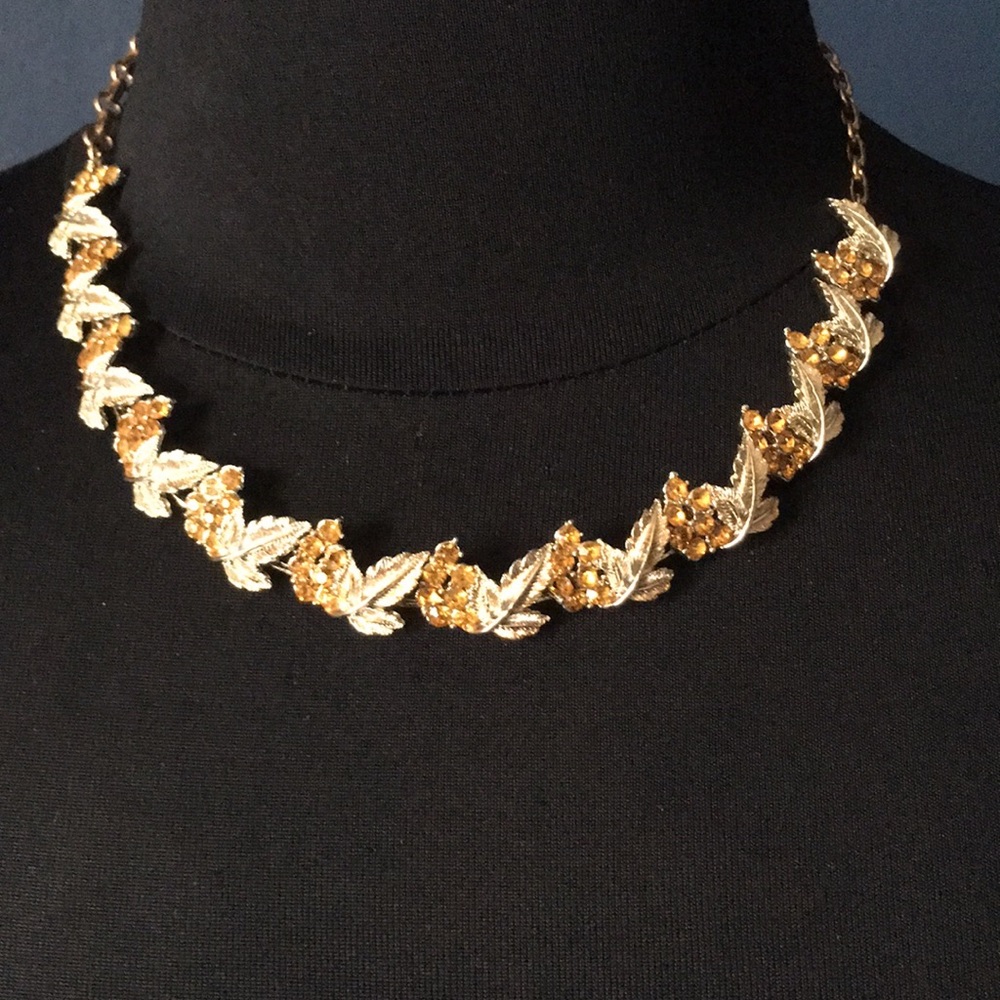 ❤️Vintage Coro Leaf Necklace
